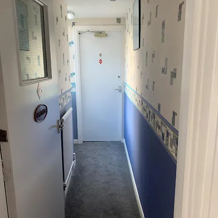 Aparthotel Columbus 3*